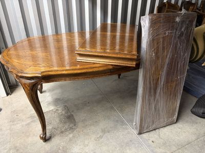 Vintage Oak Wood Oval Dining Table with Two Leaves, Carved Legs - Extendable Seating