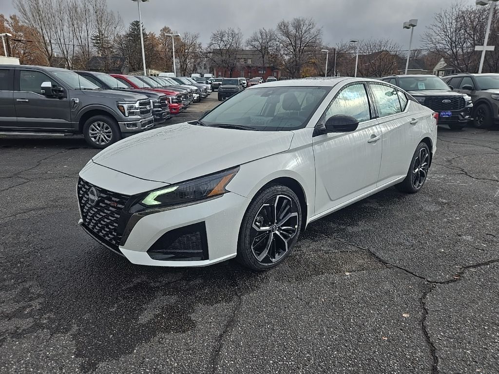 2025 Nissan Altima 2.5 SR