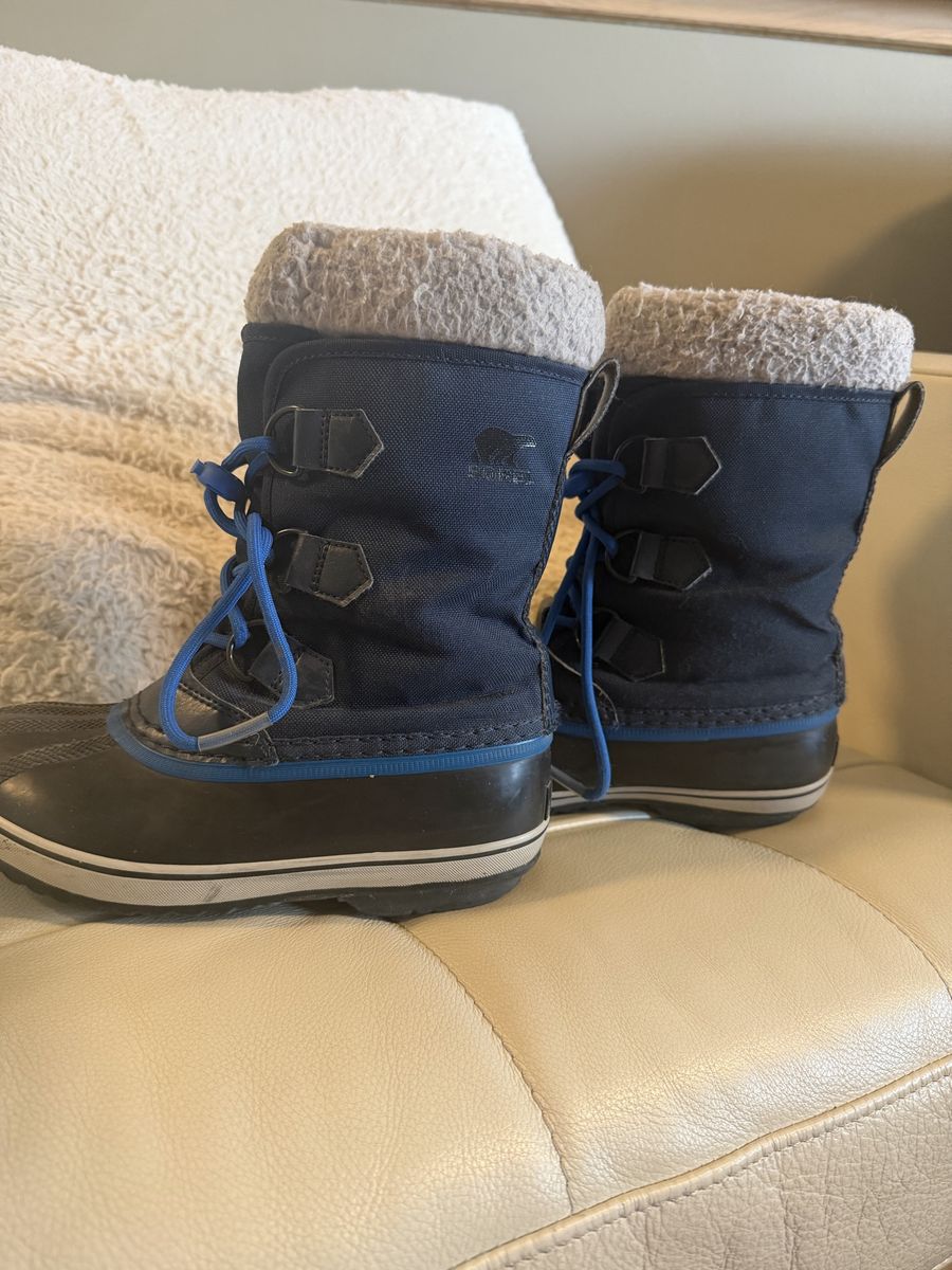Youth Sorel Snow Boot Size 3