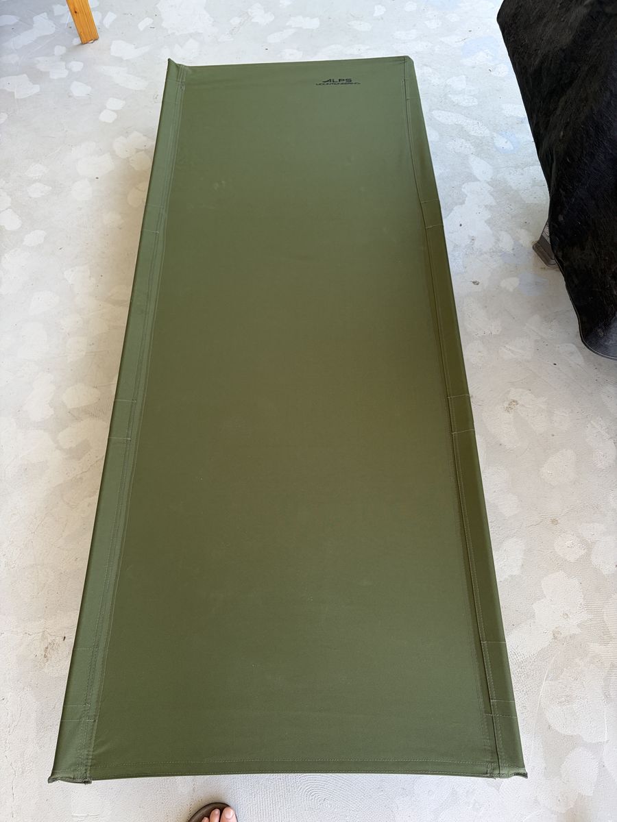 Alps Mountaineering light-weight cot