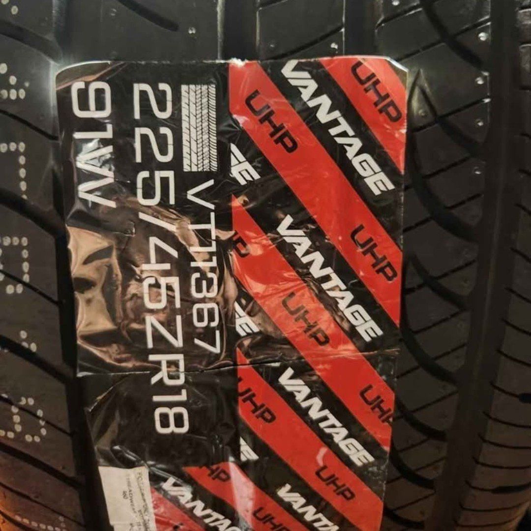 225/45r18 vantage uhp 