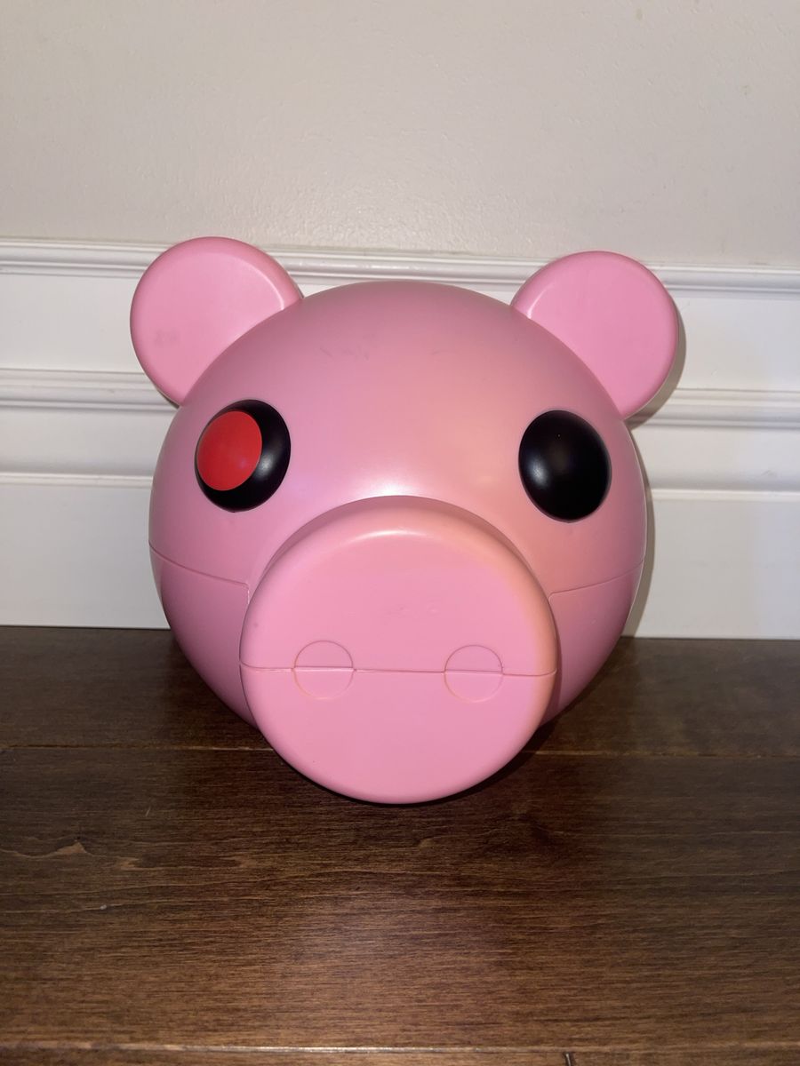 Collectable PIGGY piggy Bank + 9 Collectable Figurines