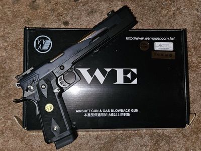 WE-Tech Hi-Capa 7.0 Dragon Gas Blowback Airsoft Full-auto Pistol / 2 extra magazines included