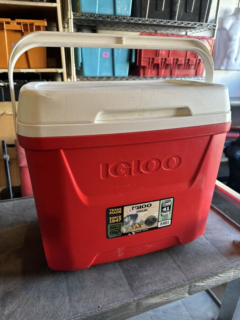 Igloo 28 Quart Cooler