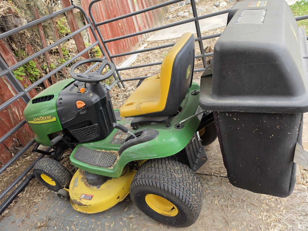 John Deere Riding Mower