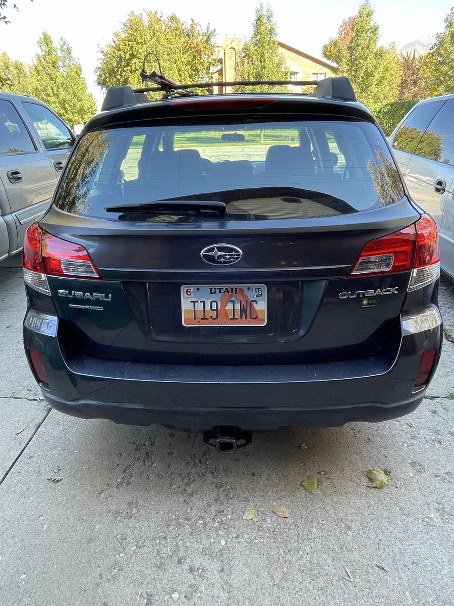 2010 SUBARU OUTBACK 2.5i Limited