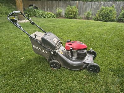 Honda HRN216VKA Self-Propelled Lawn Mower – 21” – Runs Great