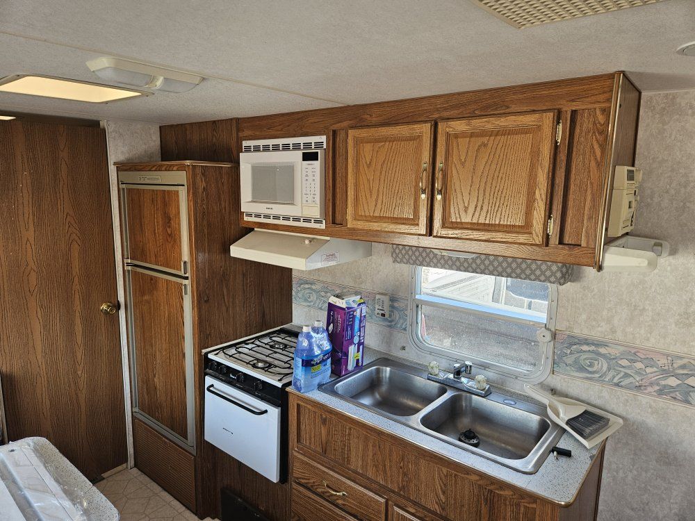 Main image 6