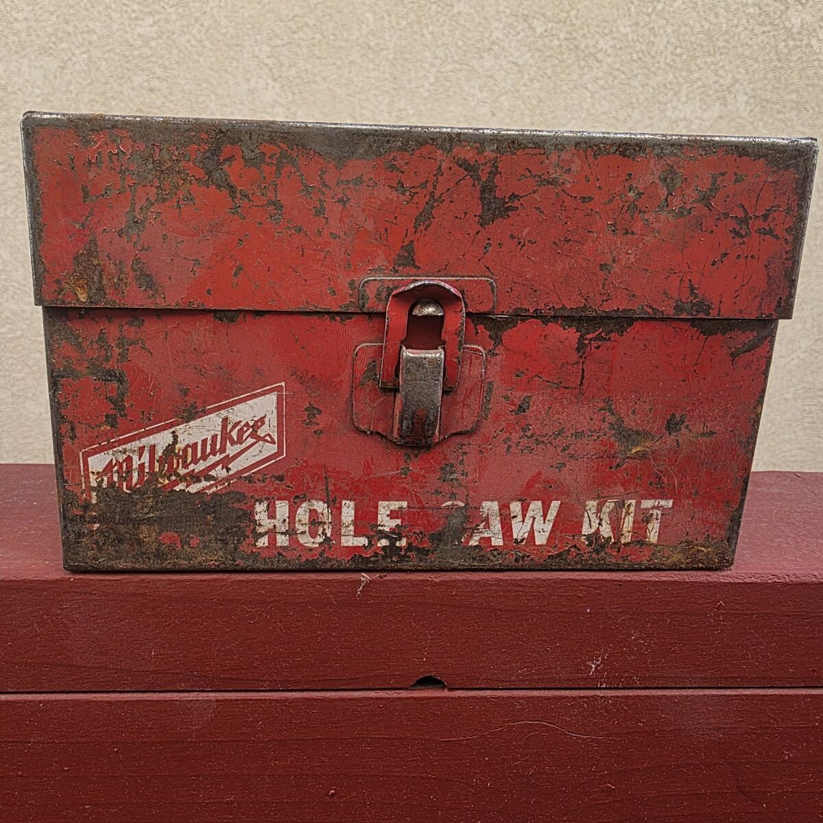 Milwaukee hole kit