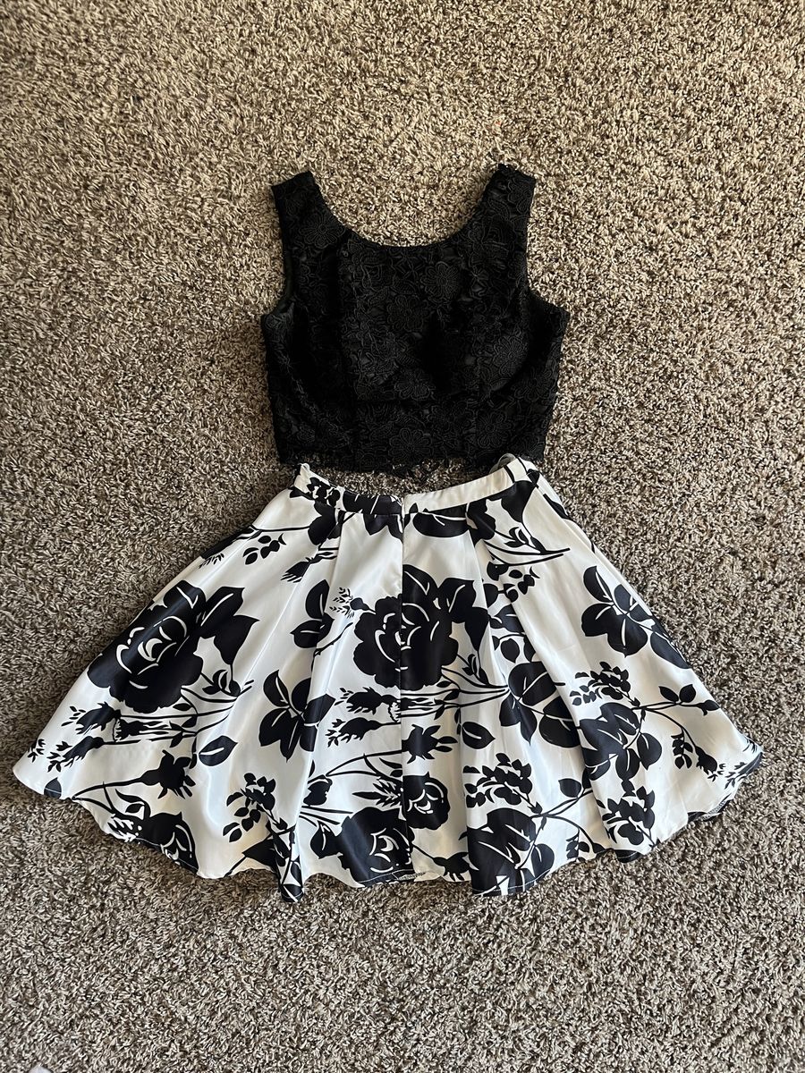 Black Lace Crop Top & Floral Pleated Skirt Set - Women's Formal Two-Piece Outfit, Size 4