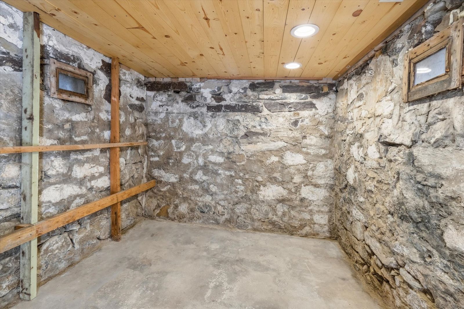 Main image 21
