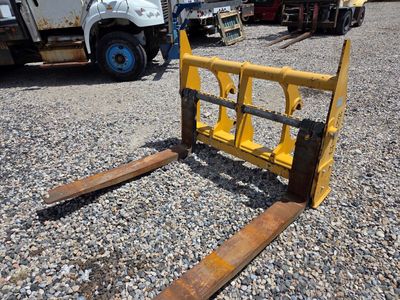 John Deere 444-624 Quick Coupler Fork Attachment