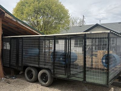 Mobile dog kennels