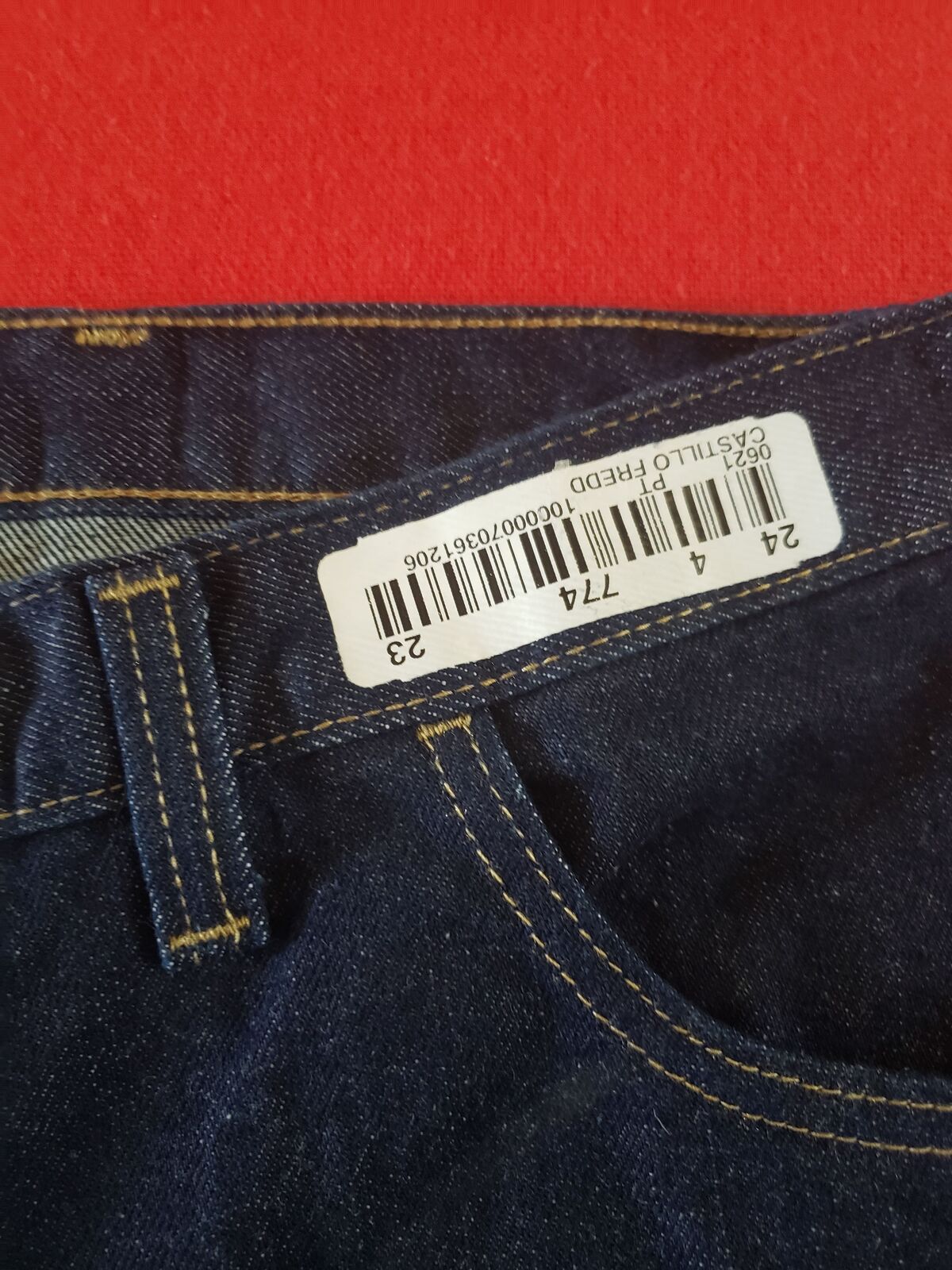 MENS CARHART DENIM PANTS SIZE 48 X 30 BRAND NEW