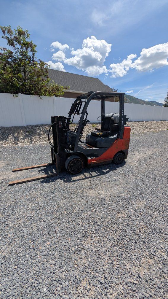 Toyota 8fgcu30 cushion tire 5000lb capacity forklift