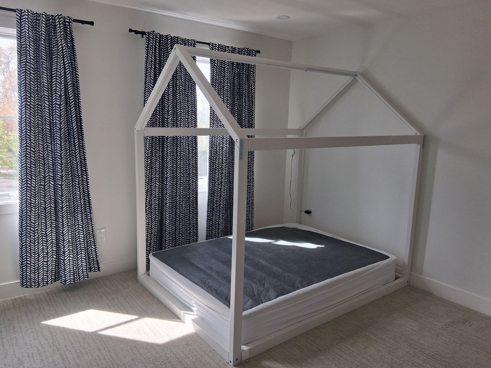 Bedframe, queen. Free.