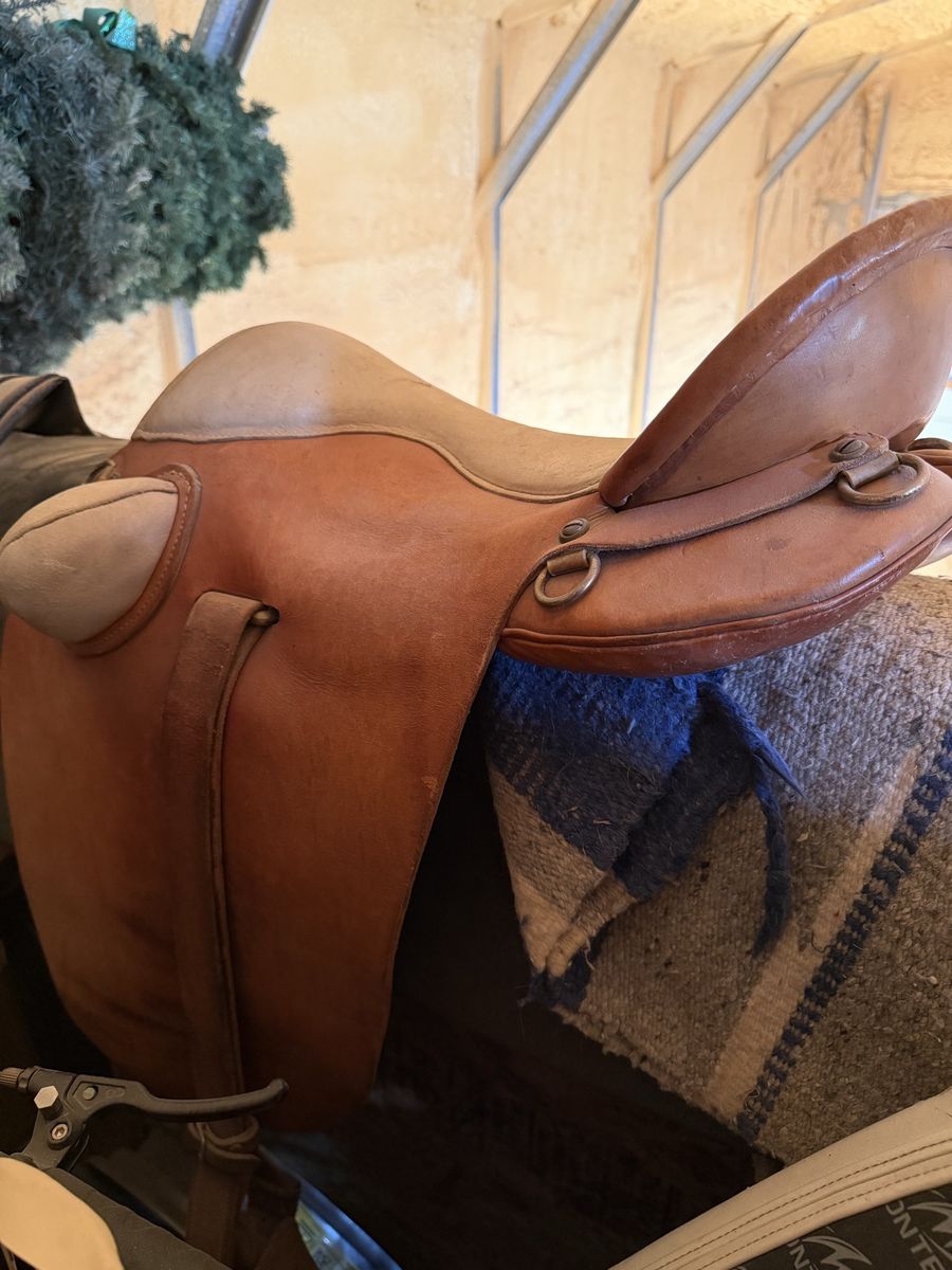 Vintage Leather Horse Saddle - Western Style, Tan & Brown, Good Condition