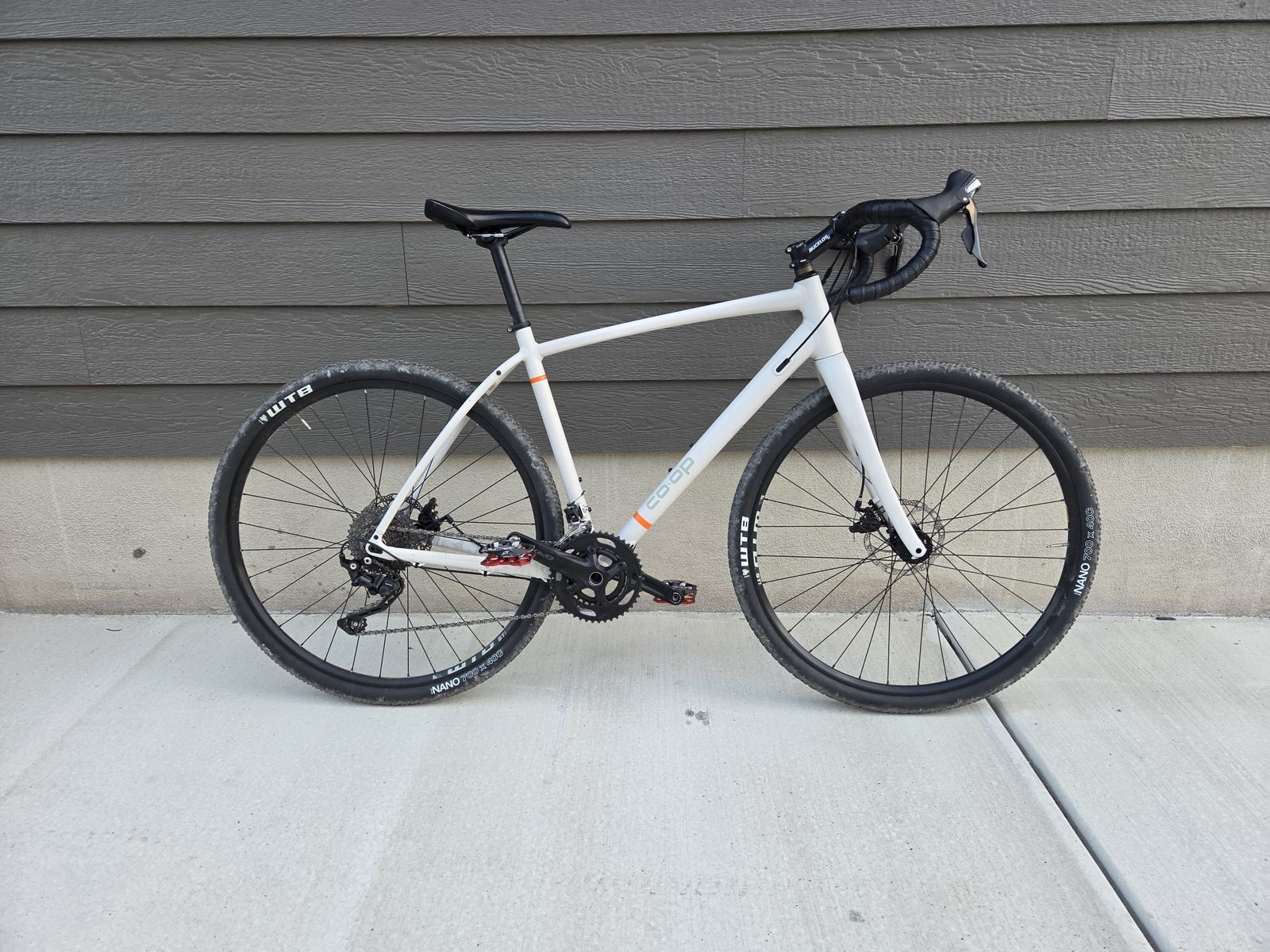 Co-Op ADV 2.2 Gravel Bike / Adventure Bike / Bike Packing.  Great Condition.  Size L