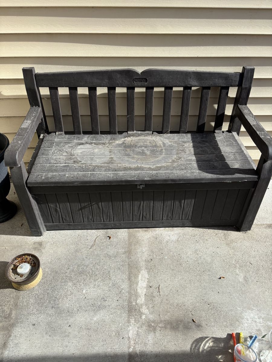 Keter solana 70gal storage bench