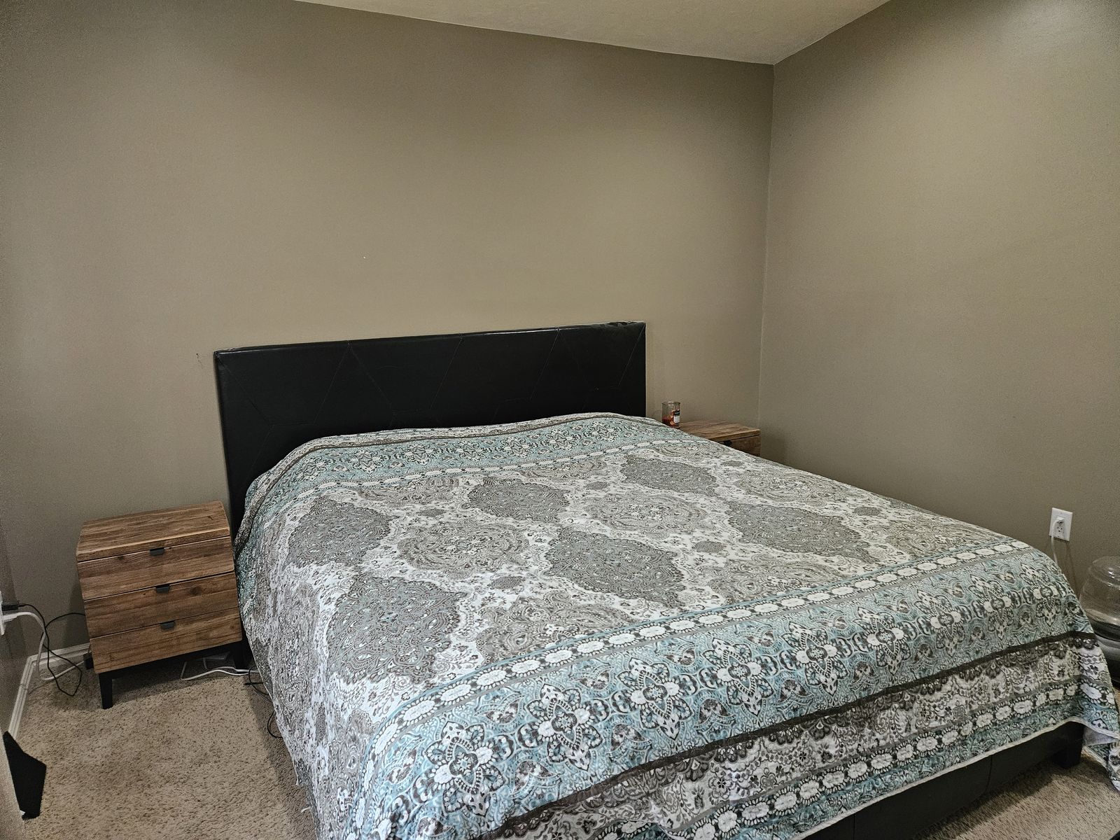 King Sized Aerloom Solano Plush mattress, platform bed frame, and headboard