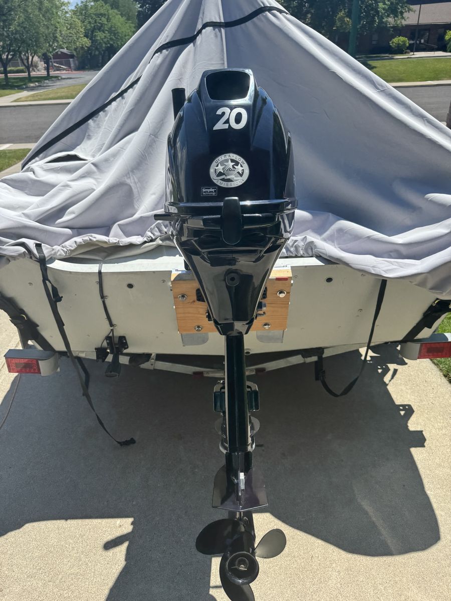 2022 Tohatsu 20 HP Fuel Injected Outboard Boat Motor - Long Shaft