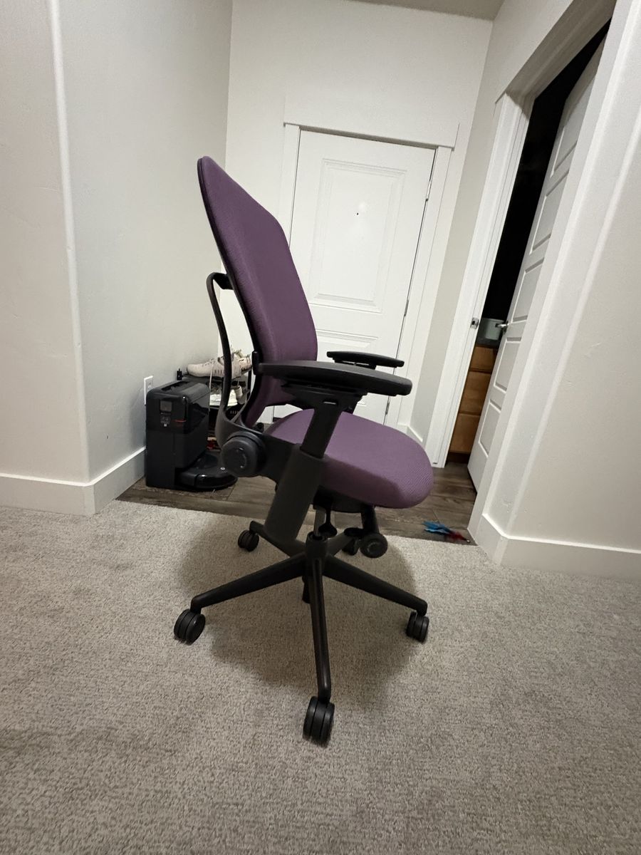 Steelcase leap v2