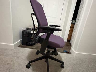Steelcase leap v2