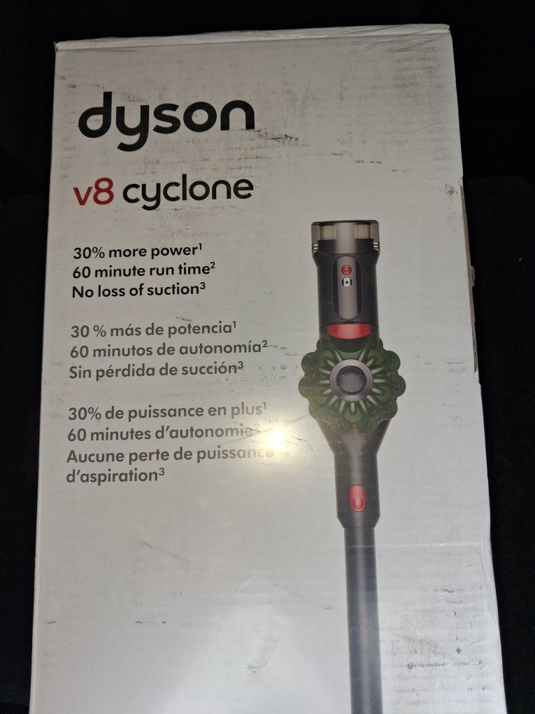 Dyson V8 Cyclone Cordless Stick Vacuum
