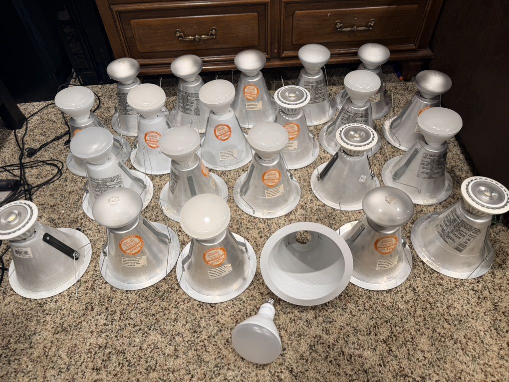 Flood Lights And Recessed  Cand