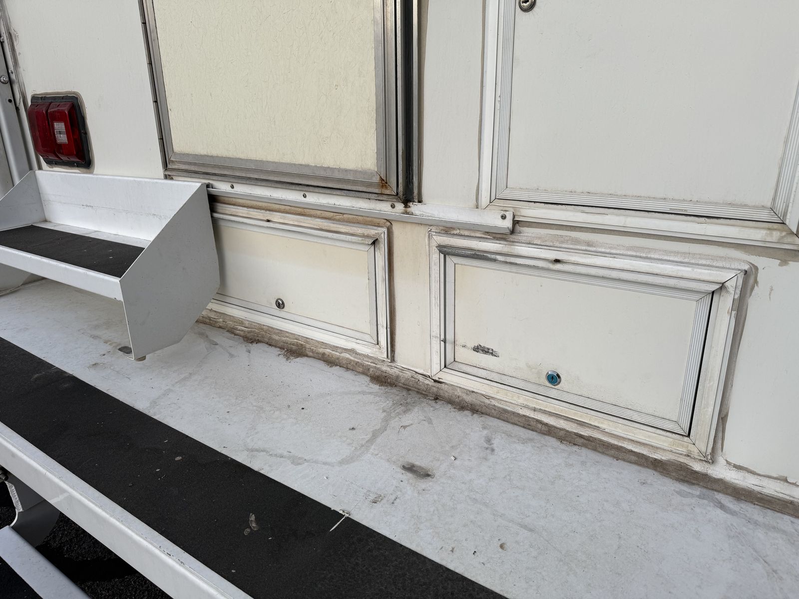 Main image 11
