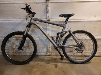 TREK Fuel X-7 30x17 Oversize Mountain Bike $200