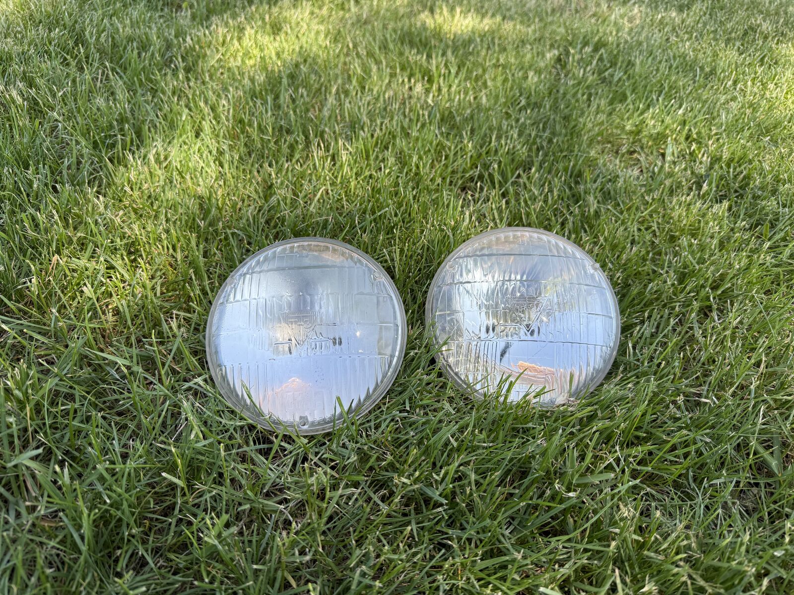 Used Classic Muscle Car Round Halogen Headlights – T3 Bulb, Set of 2