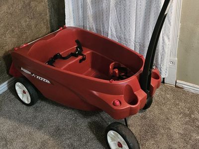 Radio Flyer Triple play Wagon