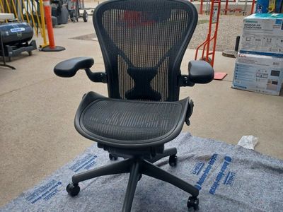 Herman Miller Aeron Ergonomic Office Chair Size B - PostureFit SL, Adjustable Arms