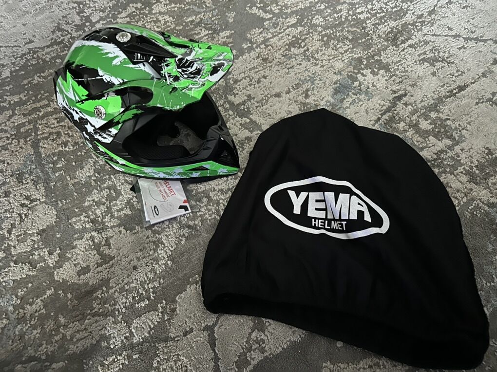 New With Tags Youth Large Helmet