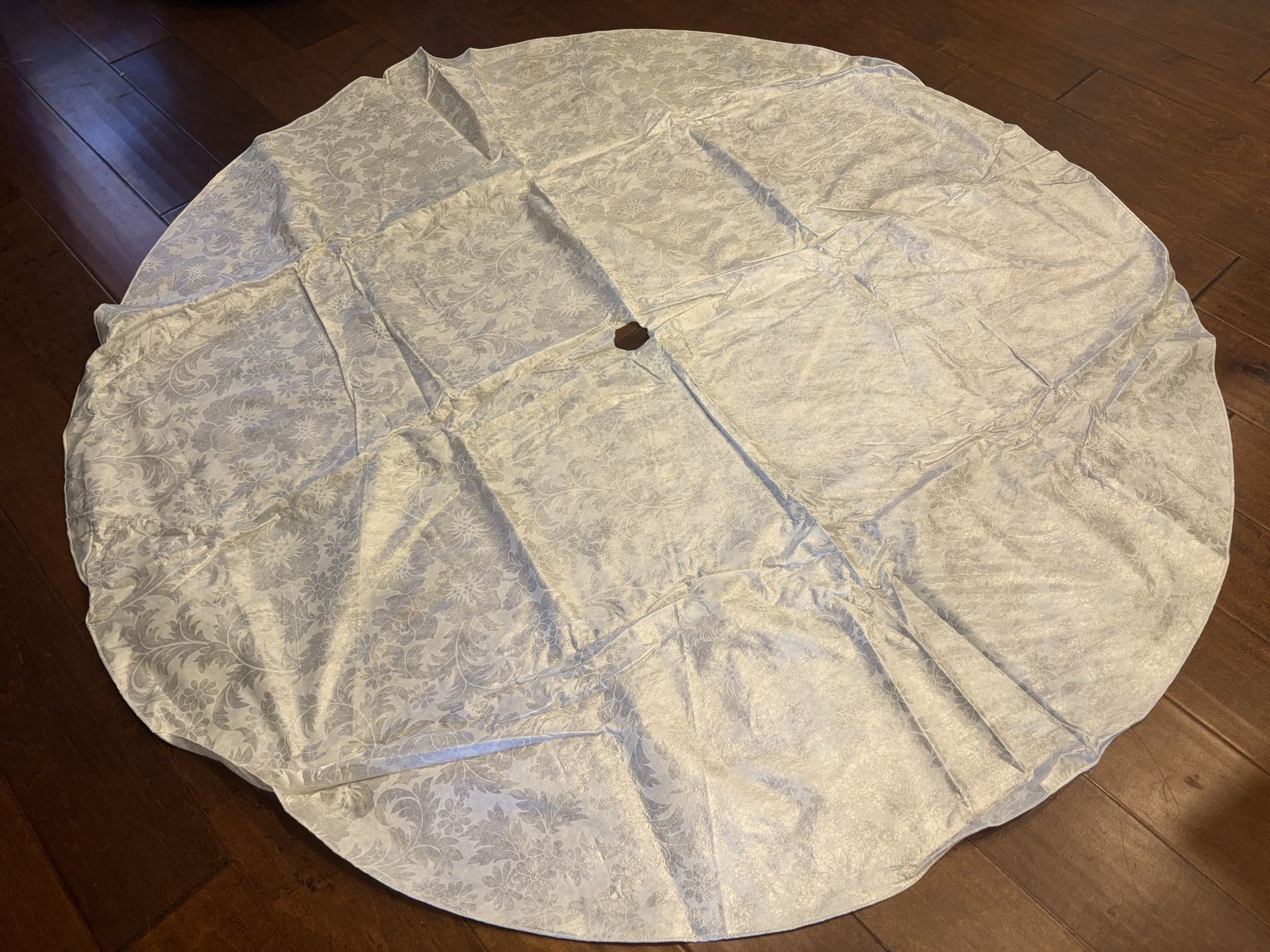 Vintage White Round Vinyl Tablecloth w/ Umbrella Hole