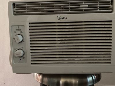 Midea Air Conditioner, Small Window Unit