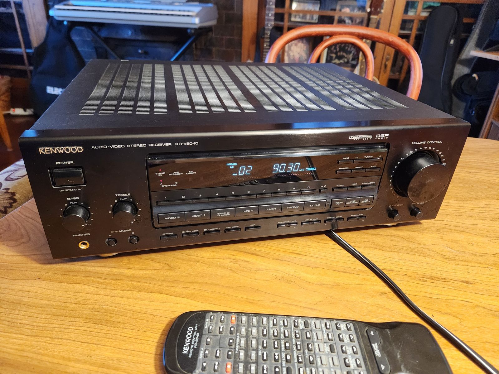 Kenwood stereo receiver KR-V8040 with remote. 7.1 Surround sound.