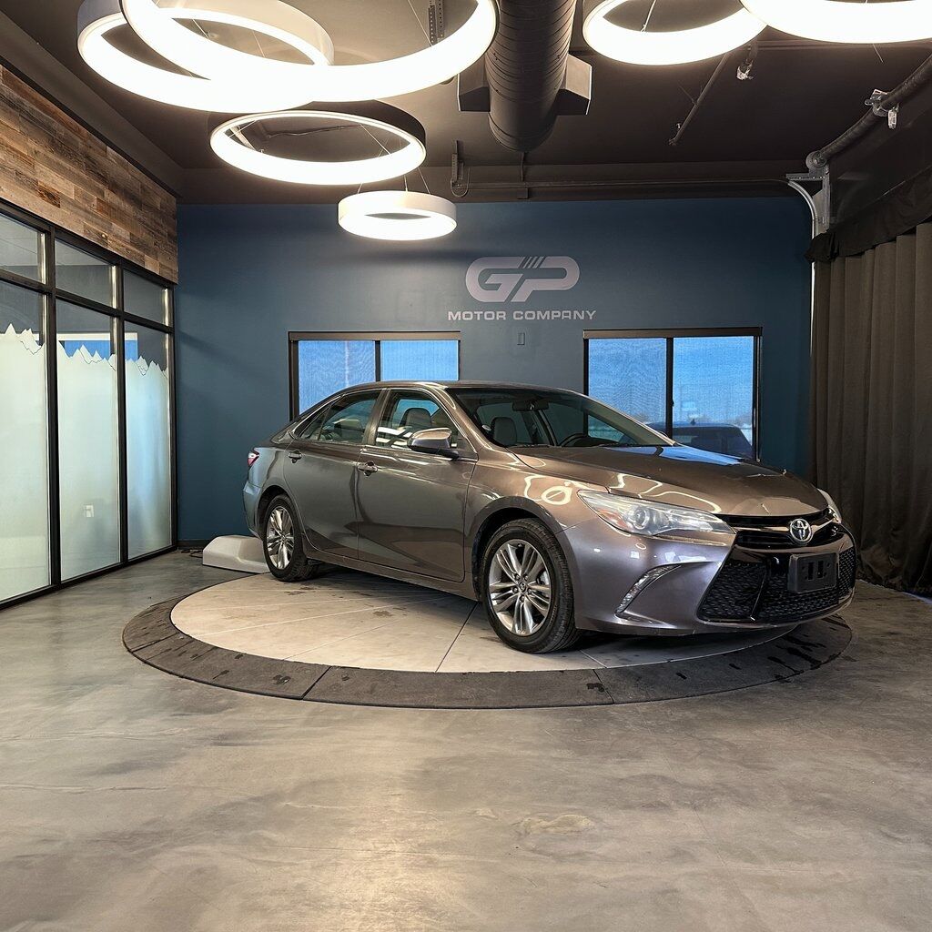 2016 TOYOTA CAMRY SE