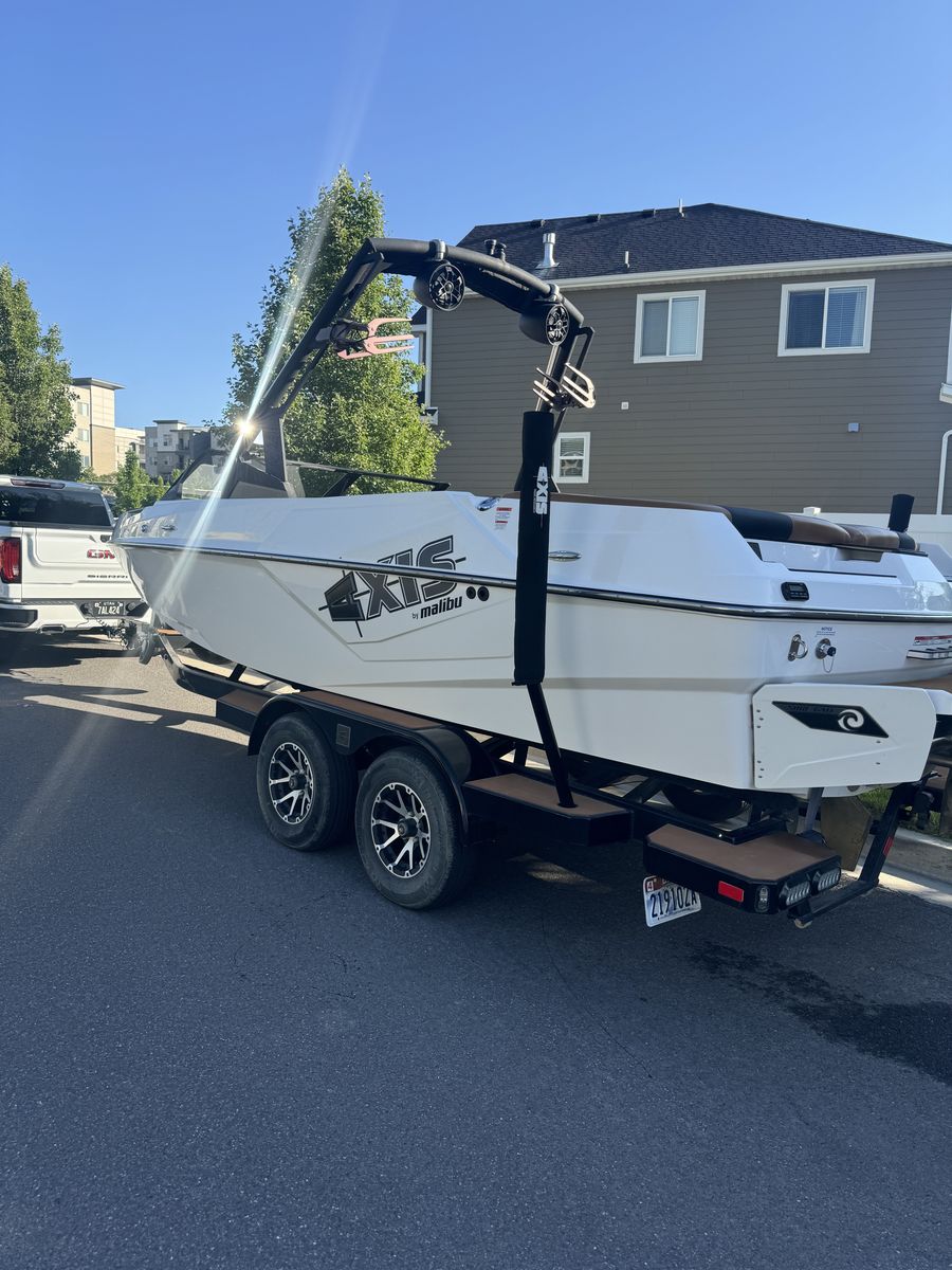 Axis T22 2021 - Low Miles