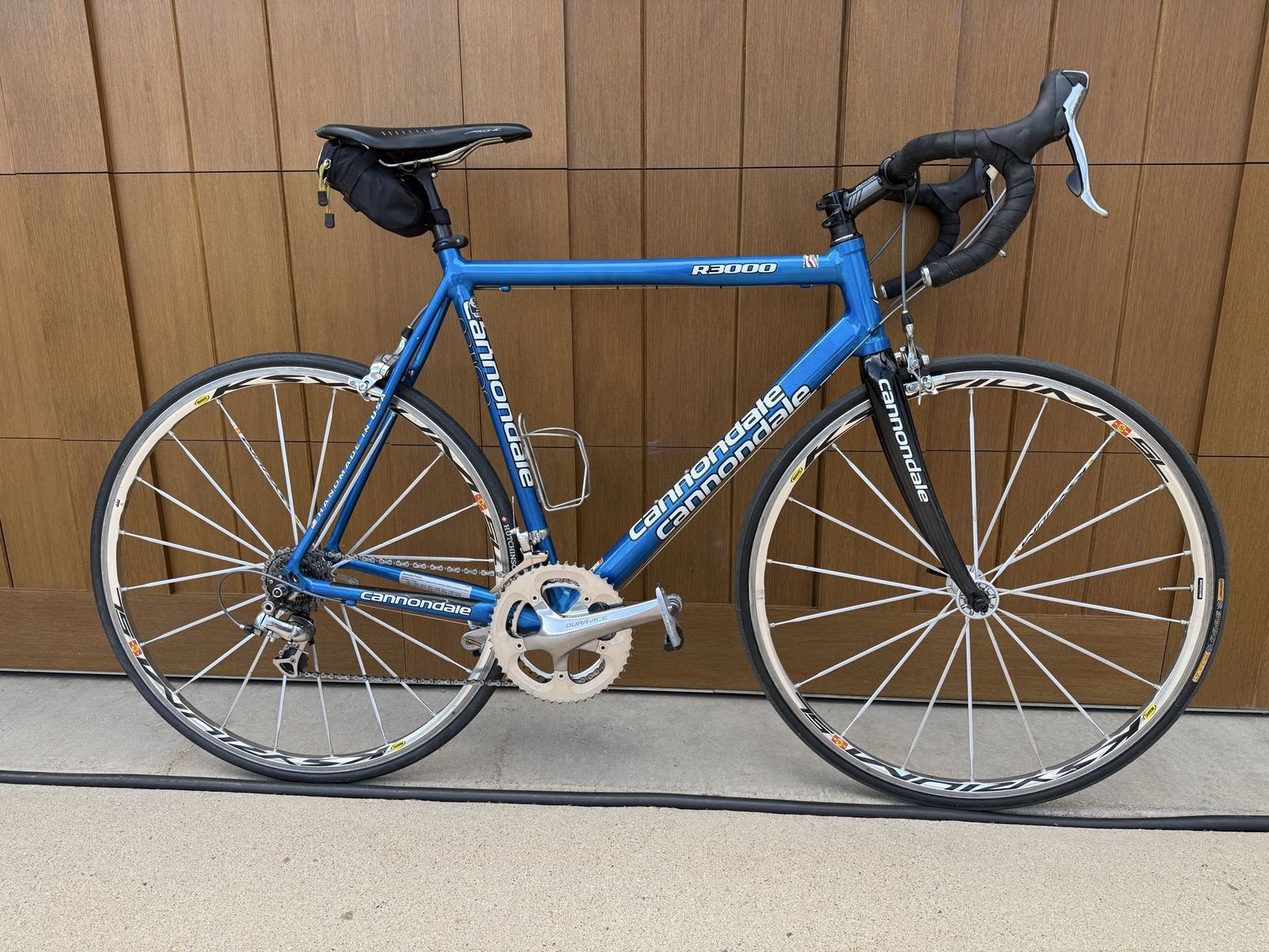 2004 Cannondale R3000 aluminum road bike. 56cm