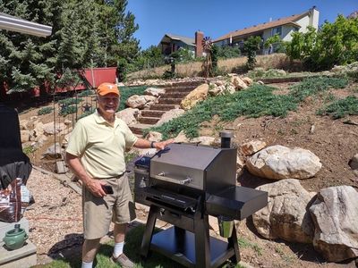 Pit Boss Laredo 1000 Platinum Series Pellet Grill/Smoker with Digital Controls