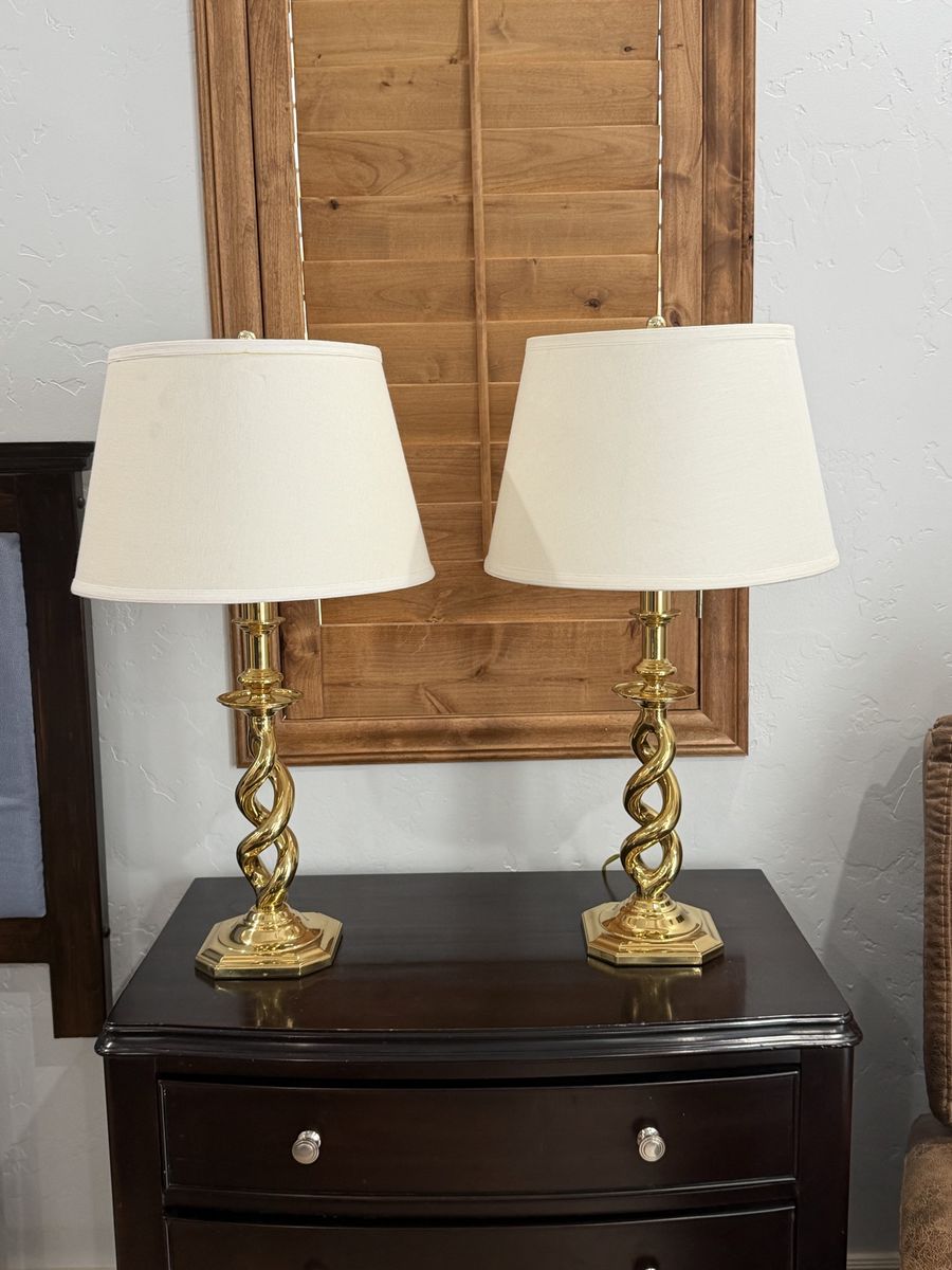 Set of two lamps