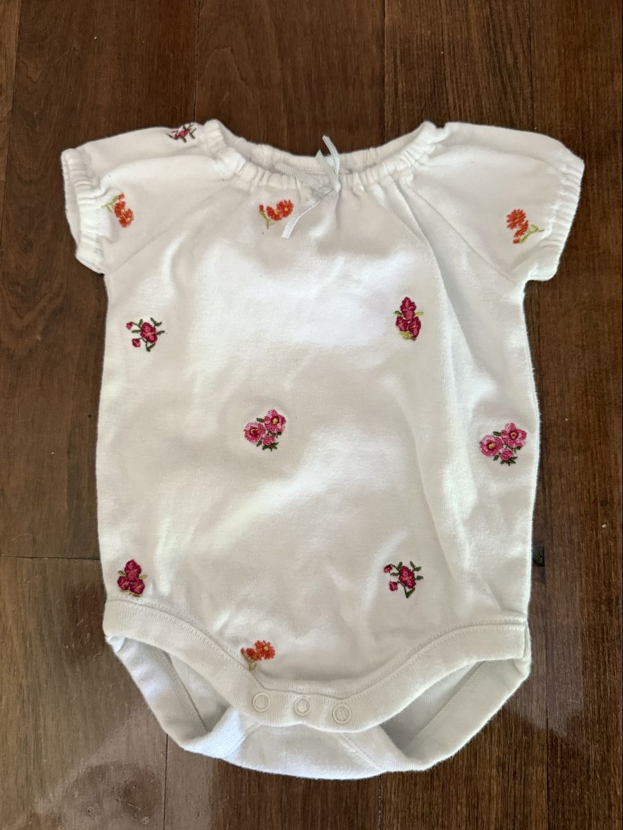 Vintage  Gymboree brand embroidered flower onesie 3-6 months 