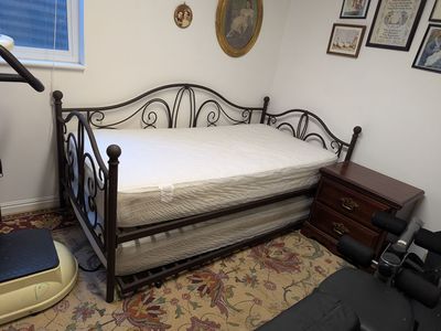 Beautiful Metal Trundle bed and Matching Twin