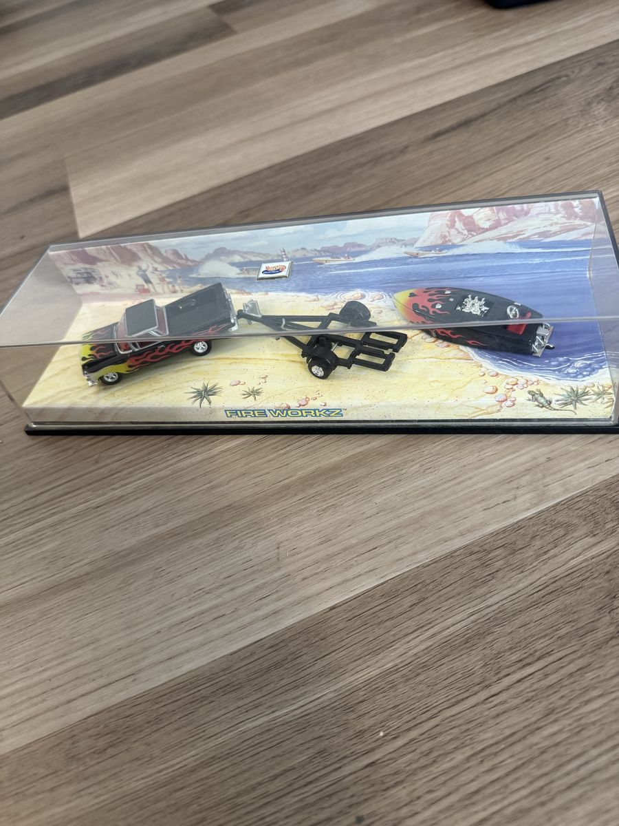 Hot Wheels Collector's Set - Fire Workz Truck and Speed Boat with Trailer - Diecast Display Case