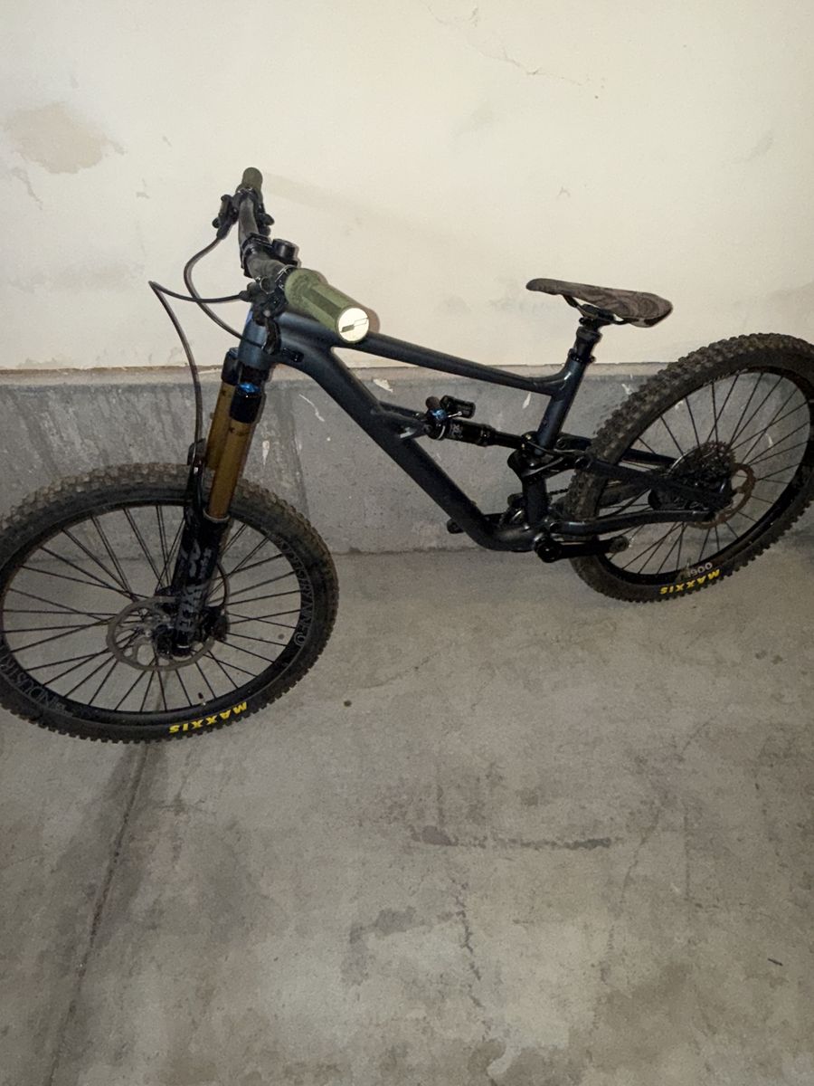Specialized Mountain bike