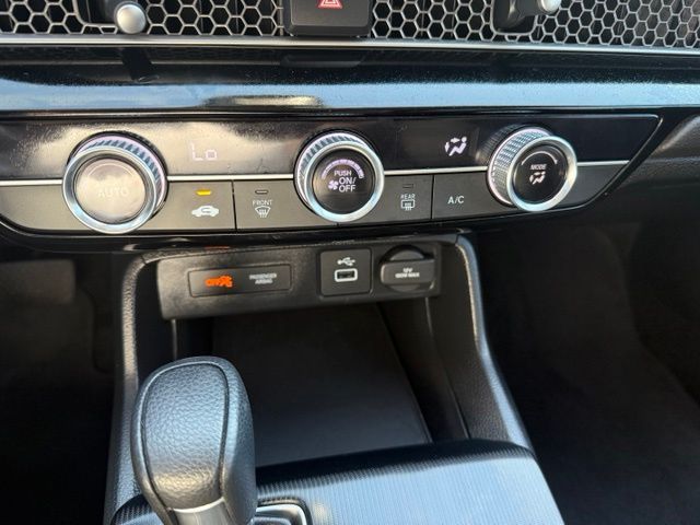 Main image 24