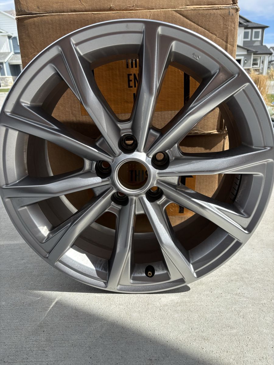 Honda CR-V OEM Silver Multi-Spoke Alloy Wheel Rim 