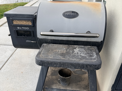 Louisiana Grill SL700 Smoker